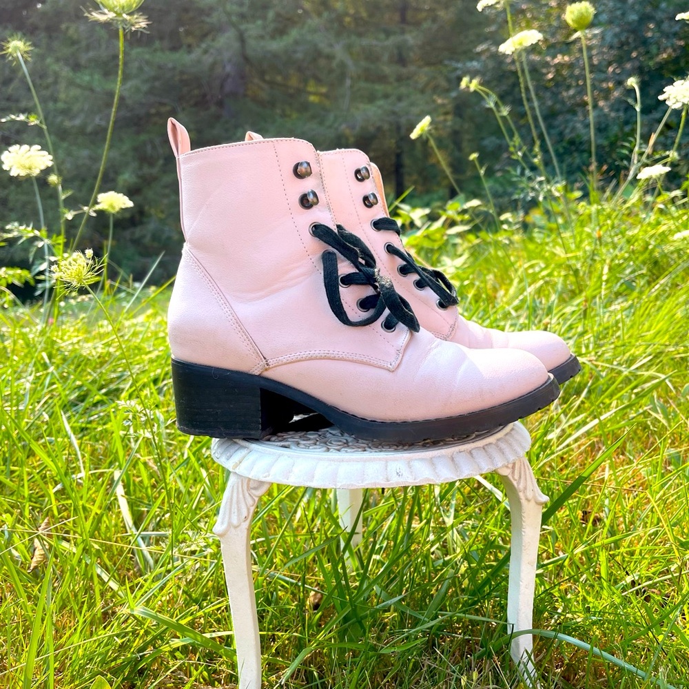 Glacier lace up boots